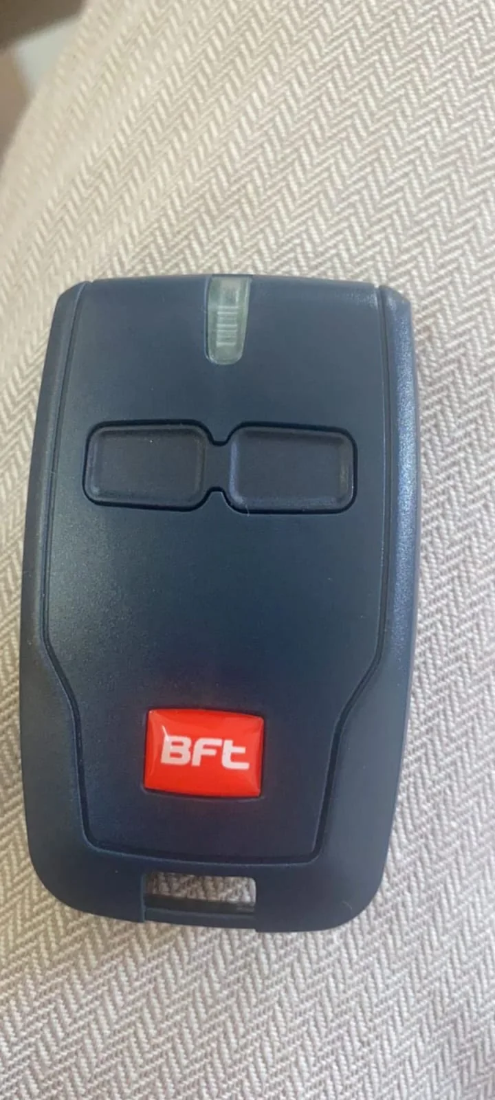 İki tuşlu BFT otomatik kapı kumandası